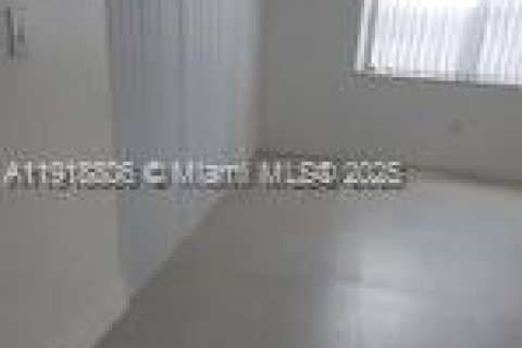 Снять в аренду кондоминиум в Катлер-Бей, Флорида 1 спальня, 75.53м2, № 1972118 - фото 6