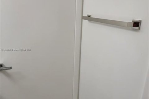 Снять в аренду кондоминиум в Катлер-Бей, Флорида 1 спальня, 75.53м2, № 1972118 - фото 4