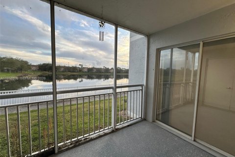 Condominio en alquiler en Cutler Bay, Florida, 1 dormitorio, 75.53 m2 № 1972118 - foto 15