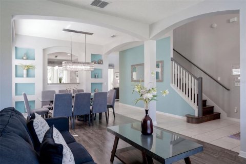 House in Kissimmee, Florida 6 bedrooms, 269.51 sq.m. № 2413468 - photo 7