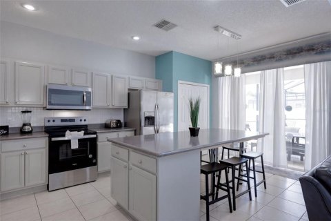 House in Kissimmee, Florida 6 bedrooms, 269.51 sq.m. № 2413468 - photo 15
