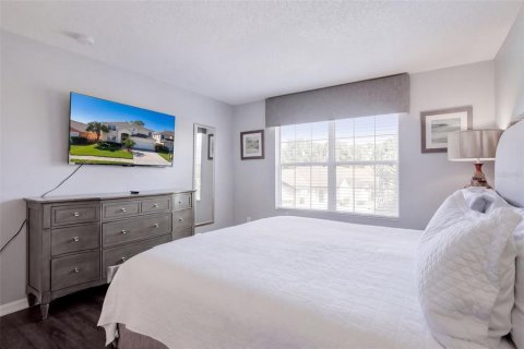 House in Kissimmee, Florida 6 bedrooms, 269.51 sq.m. № 2413468 - photo 23