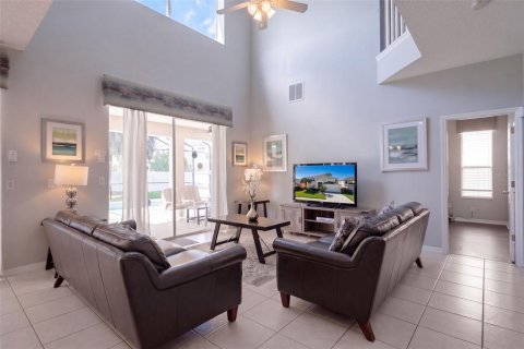 House in Kissimmee, Florida 6 bedrooms, 269.51 sq.m. № 2413468 - photo 11
