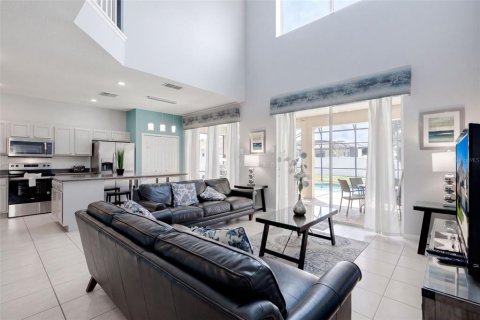 House in Kissimmee, Florida 6 bedrooms, 269.51 sq.m. № 2413468 - photo 8