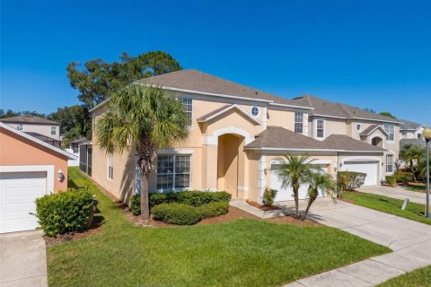 House in Kissimmee, Florida 6 bedrooms, 269.51 sq.m. № 2413468 - photo 2