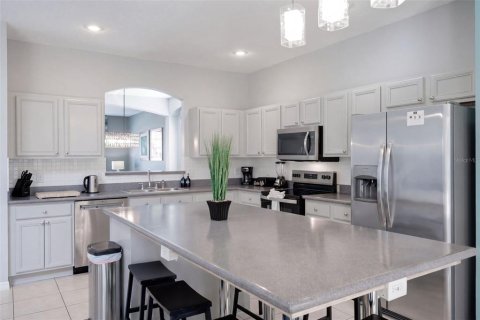House in Kissimmee, Florida 6 bedrooms, 269.51 sq.m. № 2413468 - photo 17