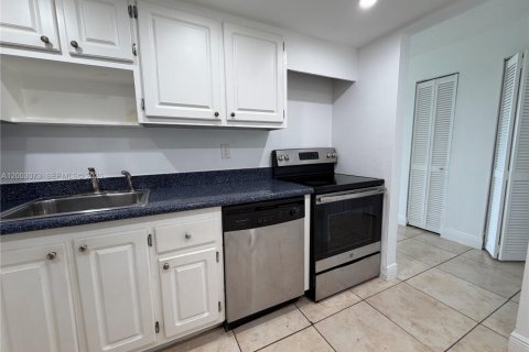 Copropriété à vendre à North Miami, Floride: 1 chambre, 62.52 m2 № 2179615 - photo 4
