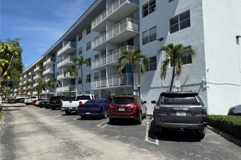 Copropriété à vendre à North Miami, Floride: 1 chambre, 62.52 m2 № 2179615 - photo 24