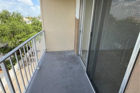 Copropriété à vendre à North Miami, Floride: 1 chambre, 62.52 m2 № 2179615 - photo 8