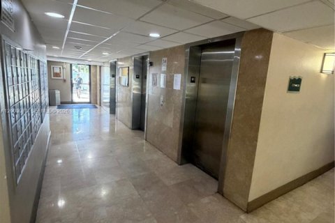 Copropriété à vendre à North Miami, Floride: 1 chambre, 62.52 m2 № 2179615 - photo 16