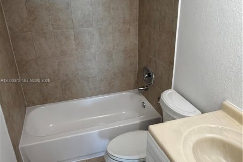Copropriété à vendre à North Miami, Floride: 1 chambre, 62.52 m2 № 2179615 - photo 7