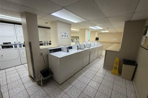 Copropriété à vendre à North Miami, Floride: 1 chambre, 62.52 m2 № 2179615 - photo 17