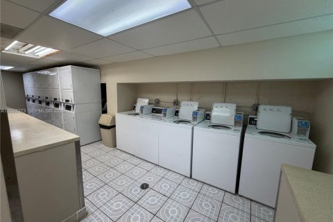 Copropriété à vendre à North Miami, Floride: 1 chambre, 62.52 m2 № 2179615 - photo 18