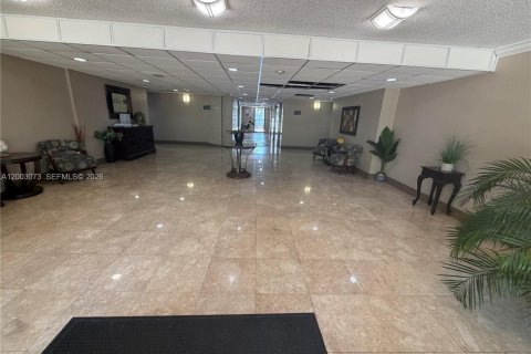 Copropriété à vendre à North Miami, Floride: 1 chambre, 62.52 m2 № 2179615 - photo 15