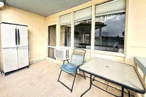 Снять в аренду кондоминиум в Майами-Бич, Флорида 2337.7м2, № 1995732 - фото 11