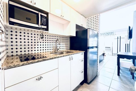 Снять в аренду кондоминиум в Майами-Бич, Флорида 2337.7м2, № 1995732 - фото 7