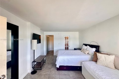 Снять в аренду кондоминиум в Майами-Бич, Флорида 2337.7м2, № 1995732 - фото 30