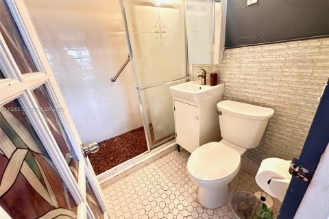 Снять в аренду кондоминиум в Майами-Бич, Флорида 2337.7м2, № 1995732 - фото 24