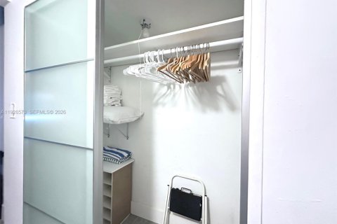 Снять в аренду кондоминиум в Майами-Бич, Флорида 2337.7м2, № 1995732 - фото 14