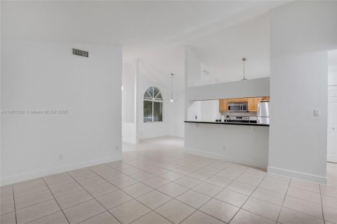 Apartment in Miami, Florida 2 bedrooms, 99.87 sq.m. № 2013133