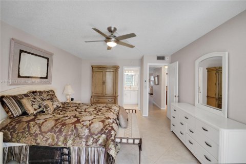 Купить кондоминиум в Дирфилд-Бич, Флорида 2 спальни, 92.9м2, № 1954491 - фото 22