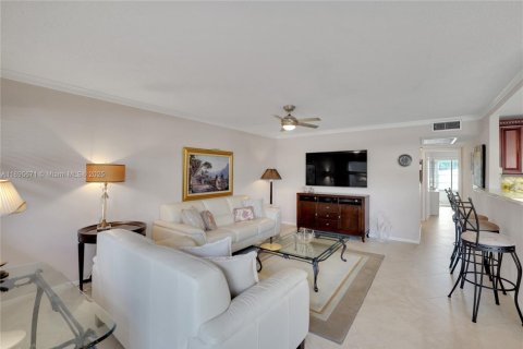 Купить кондоминиум в Дирфилд-Бич, Флорида 2 спальни, 92.9м2, № 1954491 - фото 7