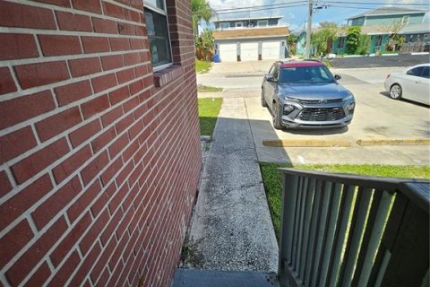 Casa en venta en Saint Pete Beach, Florida, 4 dormitorios, 120.77 m2 № 1915507 - foto 5