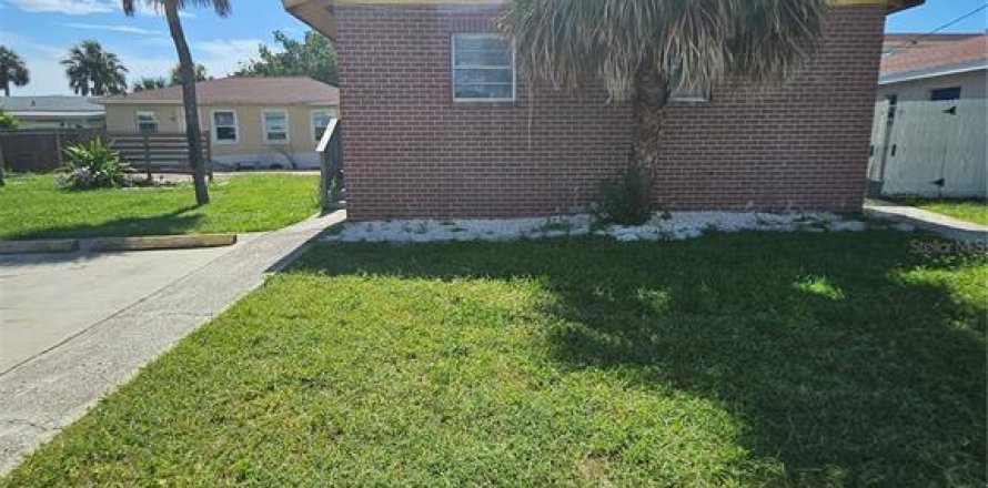 Casa en Saint Pete Beach, Florida 4 dormitorios, 120.77 m2 № 1915507