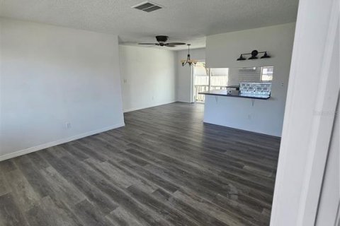 Casa en venta en Saint Pete Beach, Florida, 4 dormitorios, 120.77 m2 № 1915507 - foto 7