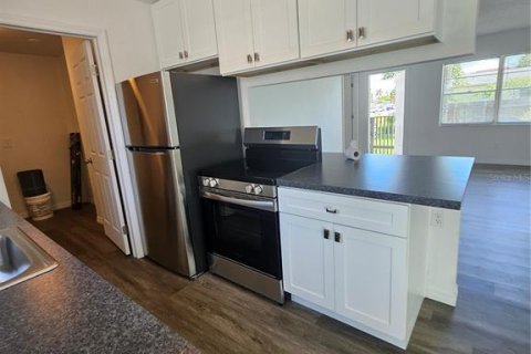 Casa en venta en Saint Pete Beach, Florida, 4 dormitorios, 120.77 m2 № 1915507 - foto 11