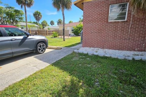 Casa en venta en Saint Pete Beach, Florida, 4 dormitorios, 120.77 m2 № 1915507 - foto 4