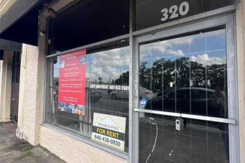 Propiedad comercial en alquiler en Orlando, Florida, 1892.79 m2 № 1720583 - foto 2