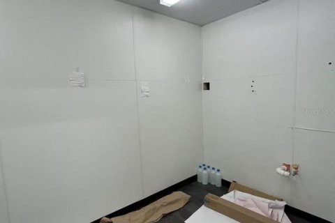 Propiedad comercial en alquiler en Orlando, Florida, 1892.79 m2 № 1720583 - foto 6