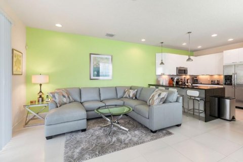 Townhouse in Clermont, Florida 3 bedrooms, 140.47 sq.m. № 2143326 - photo 5
