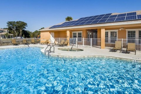Townhouse in Clermont, Florida 3 bedrooms, 140.47 sq.m. № 2143326 - photo 19