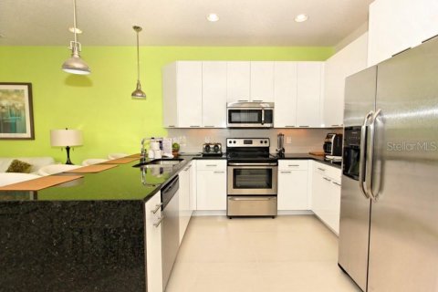 Townhouse in Clermont, Florida 3 bedrooms, 140.47 sq.m. № 2143326 - photo 6