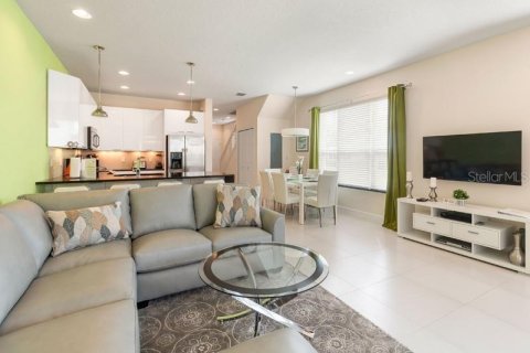 Townhouse in Clermont, Florida 3 bedrooms, 140.47 sq.m. № 2143326 - photo 4