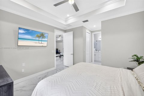 House in Naples, Florida 3 bedrooms, 142.98 sq.m. № 1941343 - photo 14