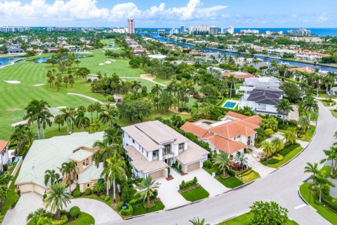 House in Boca Raton, Florida 5 bedrooms, 714.42 sq.m. № 2176791