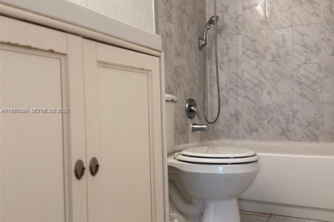 Copropriété à louer à Miami, Floride: 2 chambres, 88.72 m2 № 2007061 - photo 7