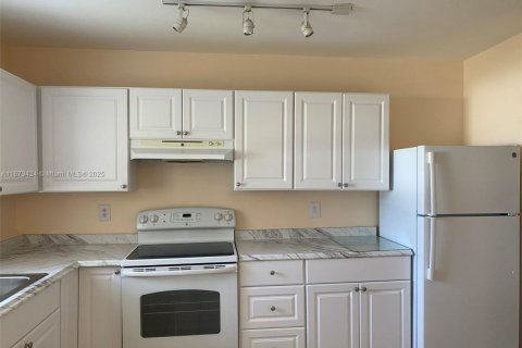 Купить кондоминиум в Корал-Спрингс, Флорида 2 спальни, 100.33м2, № 1979925 - фото 2