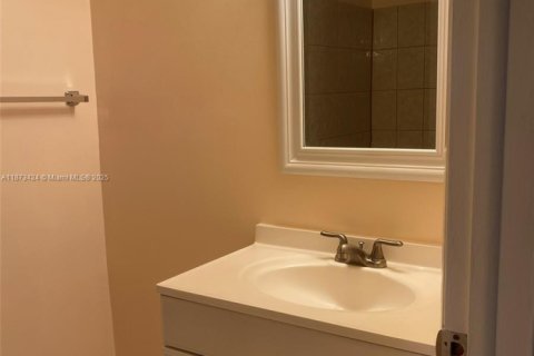 Купить кондоминиум в Корал-Спрингс, Флорида 2 спальни, 100.33м2, № 1979925 - фото 8