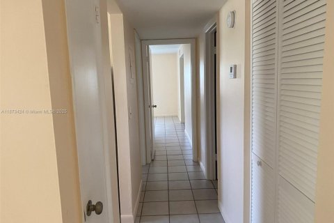 Купить кондоминиум в Корал-Спрингс, Флорида 2 спальни, 100.33м2, № 1979925 - фото 7