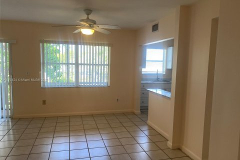 Купить кондоминиум в Корал-Спрингс, Флорида 2 спальни, 100.33м2, № 1979925 - фото 4