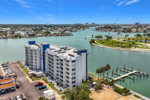 Condo à Treasure Island, Floride, 1 chambre № 2151216