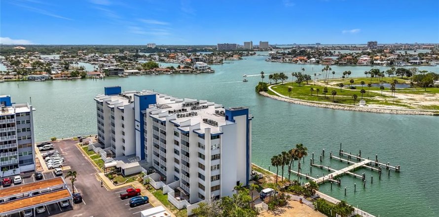 Condo à Treasure Island, Floride, 1 chambre № 2151216