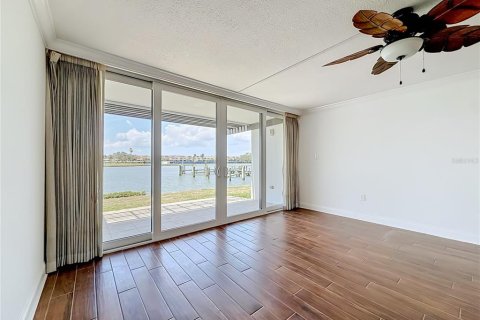 Copropriété à vendre à Treasure Island, Floride: 1 chambre, 82.22 m2 № 2151216 - photo 25
