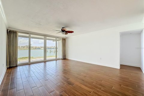 Copropriété à vendre à Treasure Island, Floride: 1 chambre, 82.22 m2 № 2151216 - photo 24