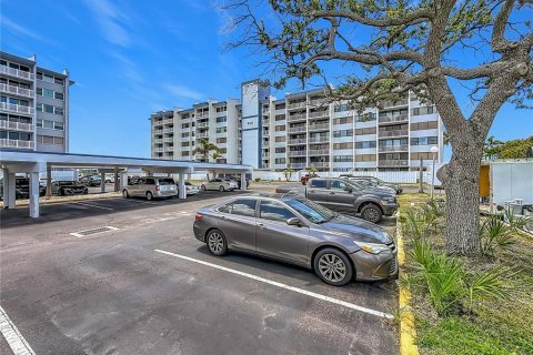 Copropriété à vendre à Treasure Island, Floride: 1 chambre, 82.22 m2 № 2151216 - photo 9