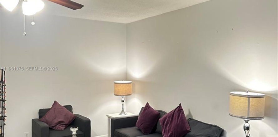 Condo in West Palm Beach, Florida, 2 bedrooms  № 2026540